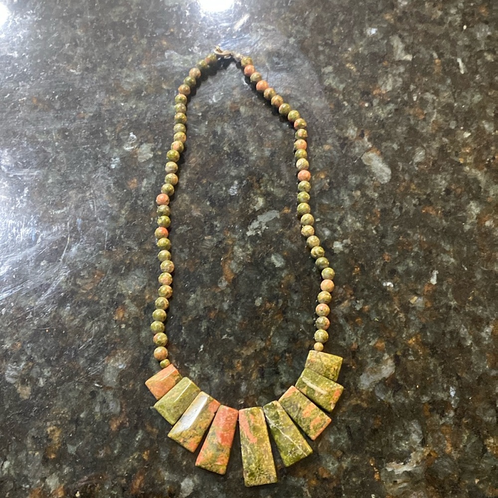 Fashionable necklace